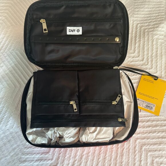 NWT Sold-Out DVFxTarget Travel Bag Collection - Picture 15 of 16